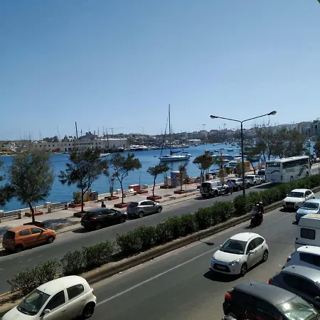 Homestay Malta Hostel