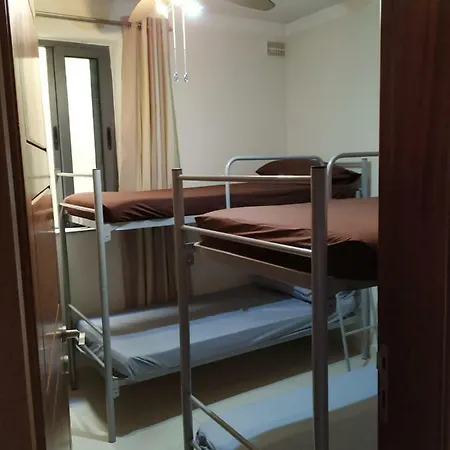 Malta Hostel *