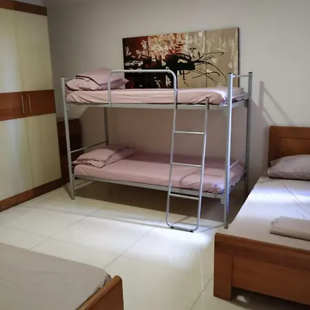Malta Hostel * Sliema